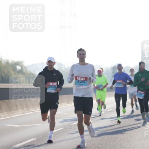 03.10.2025 - Köhlbrandbrückenlauf Jannik Wohlers http://msf.ph/oto/9054101 03.10.2025 09:11:49 Position 3 3209, 1062 meine-sportfotos.de