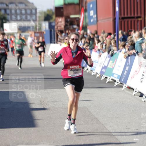 03.10.2025 - Köhlbrandbrückenlauf Jannik Wohlers http://msf.ph/oto/9054103 03.10.2025 13:09:44 Ziel 4262, 4358, 4365, 4502, 4614, 5803, 5813, 5907, 5941, 6308, 6379, 6438, 6659, 6803 meine-sportfotos.de