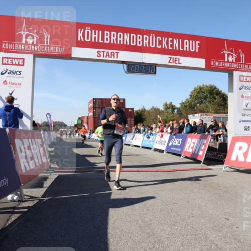 03.10.2025 - Köhlbrandbrückenlauf Lena Gebhardt http://msf.ph/oto/9054104 03.10.2025 13:07:10 Ziel 4444, 4451, 4588, 4804, 6065, 6302, 6423, 6427, 6467, 6822 meine-sportfotos.de