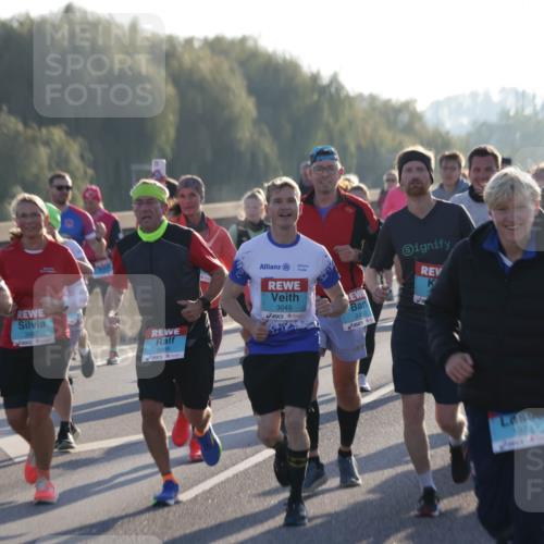 03.10.2025 - Köhlbrandbrückenlauf Jannik Wohlers http://msf.ph/oto/9054105 03.10.2025 09:20:09 Position 3 11, 2431, 3487, 3486, 3049, 2450, 3047, 1372 meine-sportfotos.de