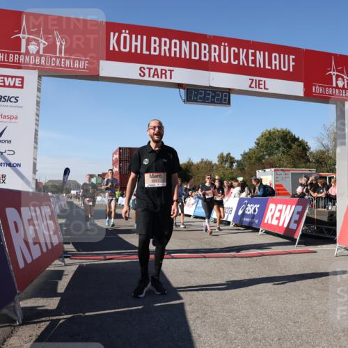 03.10.2025 - Köhlbrandbrückenlauf Lena Gebhardt http://msf.ph/oto/9054108 03.10.2025 13:23:29 Ziel 4450, 4477, 4719, 4887, 4892, 4911, 5003, 5114, 5653, 6277, 6291, 6337, 6338, 6378, 6618, 6619 meine-sportfotos.de
