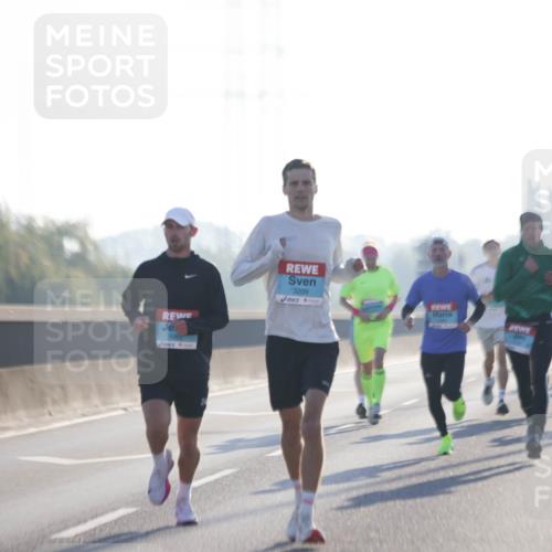 03.10.2025 - Köhlbrandbrückenlauf Jannik Wohlers http://msf.ph/oto/9054111 03.10.2025 09:11:49 Position 3 1062, 3209 meine-sportfotos.de