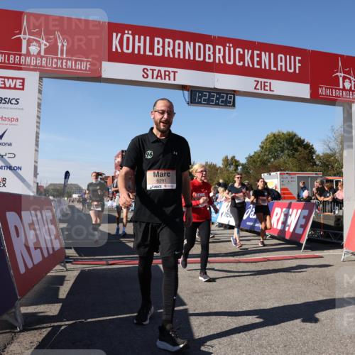 03.10.2025 - Köhlbrandbrückenlauf Lena Gebhardt http://msf.ph/oto/9054128 03.10.2025 13:23:29 Ziel 4450, 4477, 4719, 4887, 4892, 4911, 5003, 5114, 5653, 6277, 6291, 6337, 6338, 6378, 6618, 6619 meine-sportfotos.de