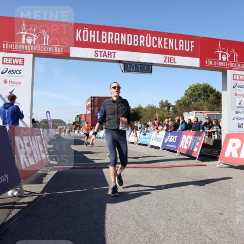 03.10.2025 - Köhlbrandbrückenlauf Lena Gebhardt http://msf.ph/oto/9054131 03.10.2025 13:07:11 Ziel 4444, 4451, 4588, 4804, 6065, 6302, 6423, 6427, 6467, 6822 meine-sportfotos.de