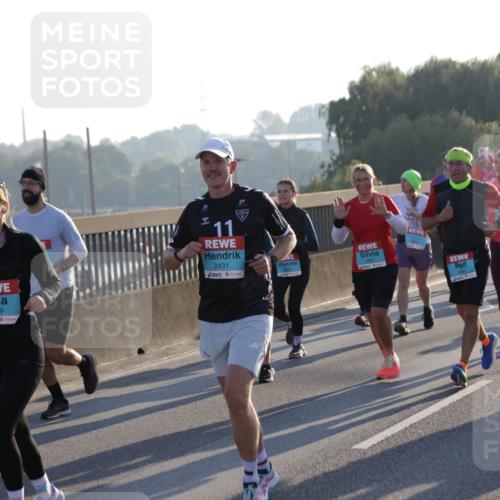 03.10.2025 - Köhlbrandbrückenlauf Jannik Wohlers http://msf.ph/oto/9054144 03.10.2025 09:20:10 Position 3 1829, 11, 2431, 30492 meine-sportfotos.de