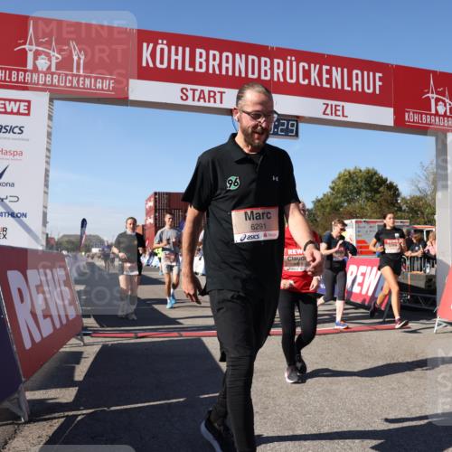 03.10.2025 - Köhlbrandbrückenlauf Lena Gebhardt http://msf.ph/oto/9054146 03.10.2025 13:23:30 Ziel 4450, 4477, 4719, 4752, 4887, 4892, 4911, 5003, 5114, 5653, 6291, 6337, 6338, 6378, 6618, 6619 meine-sportfotos.de