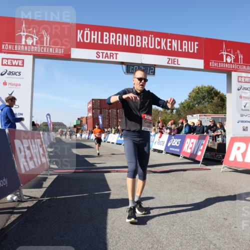 03.10.2025 - Köhlbrandbrückenlauf Lena Gebhardt http://msf.ph/oto/9054149 03.10.2025 13:07:12 Ziel 4444, 4451, 4588, 4804, 6065, 6302, 6423, 6427, 6467, 6822 meine-sportfotos.de