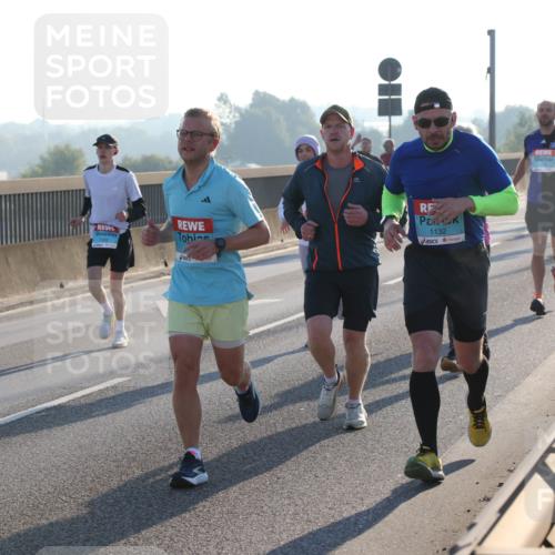 03.10.2025 - Köhlbrandbrückenlauf Lena Gebhardt http://msf.ph/oto/9054151 03.10.2025 09:16:24 Position 1 1132 meine-sportfotos.de
