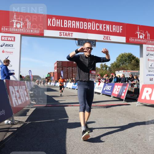 03.10.2025 - Köhlbrandbrückenlauf Lena Gebhardt http://msf.ph/oto/9054164 03.10.2025 13:07:12 Ziel 4444, 4451, 4588, 4804, 6065, 6302, 6423, 6427, 6467, 6822 meine-sportfotos.de