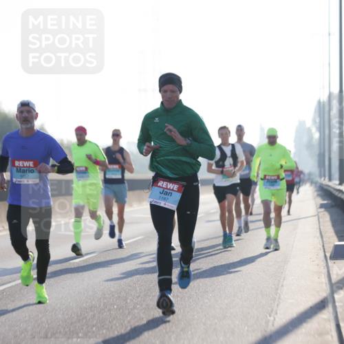 03.10.2025 - Köhlbrandbrückenlauf Jannik Wohlers http://msf.ph/oto/9054170 03.10.2025 09:11:54 Position 3 1057, 1187 meine-sportfotos.de