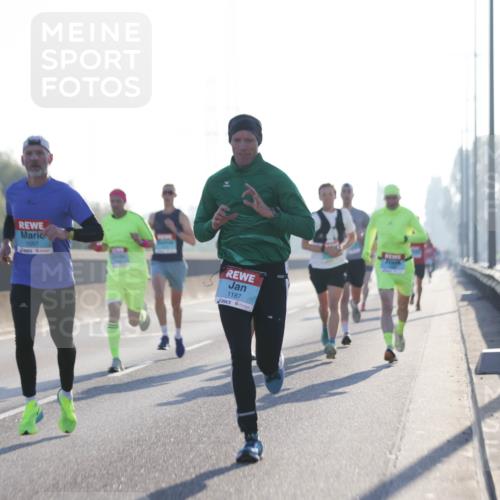 03.10.2025 - Köhlbrandbrückenlauf Jannik Wohlers http://msf.ph/oto/9054173 03.10.2025 09:11:54 Position 3 1057, 1187 meine-sportfotos.de