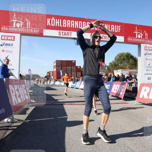 03.10.2025 - Köhlbrandbrückenlauf Lena Gebhardt http://msf.ph/oto/9054184 03.10.2025 13:07:13 Ziel 4444, 4804, 6065, 6302, 6427, 6467, 6822 meine-sportfotos.de