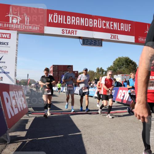 03.10.2025 - Köhlbrandbrückenlauf Lena Gebhardt http://msf.ph/oto/9054186 03.10.2025 13:23:31 Ziel 4450, 4477, 4719, 4752, 4887, 4892, 4911, 5003, 5114, 5653, 6291, 6337, 6338, 6378 meine-sportfotos.de