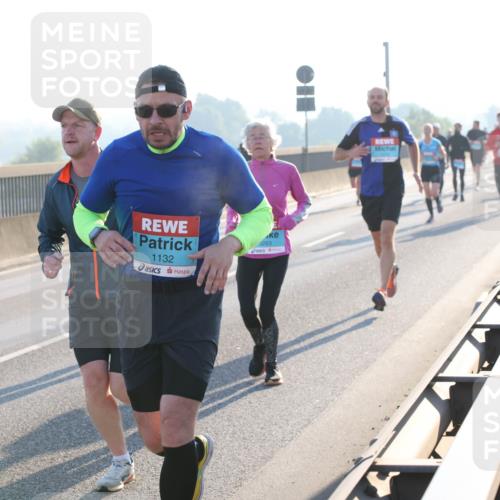 03.10.2025 - Köhlbrandbrückenlauf Lena Gebhardt http://msf.ph/oto/9054191 03.10.2025 09:16:25 Position 1 1132, 3263 meine-sportfotos.de