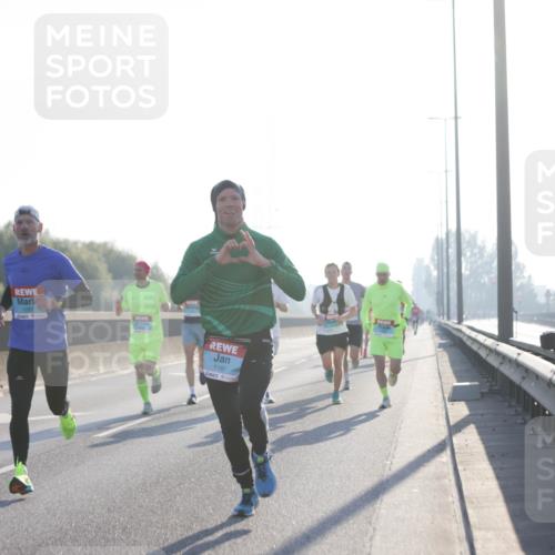 03.10.2025 - Köhlbrandbrückenlauf Jannik Wohlers http://msf.ph/oto/9054197 03.10.2025 09:11:55 Position 3 1057, 1187, 51 meine-sportfotos.de