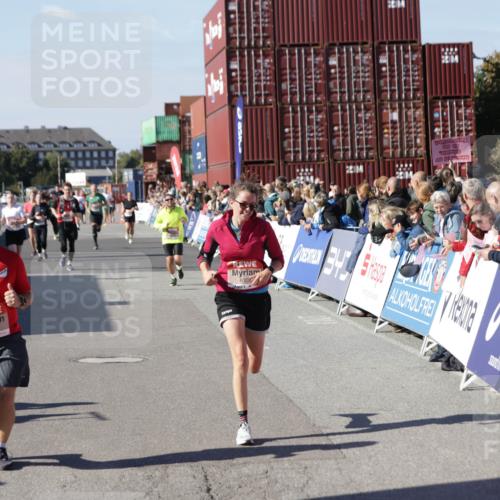 03.10.2025 - Köhlbrandbrückenlauf Jannik Wohlers http://msf.ph/oto/9054204 03.10.2025 13:09:46 Ziel 4262, 4502, 4614, 4625, 5520, 5907, 5941, 6308, 6379, 6659, 6803 meine-sportfotos.de