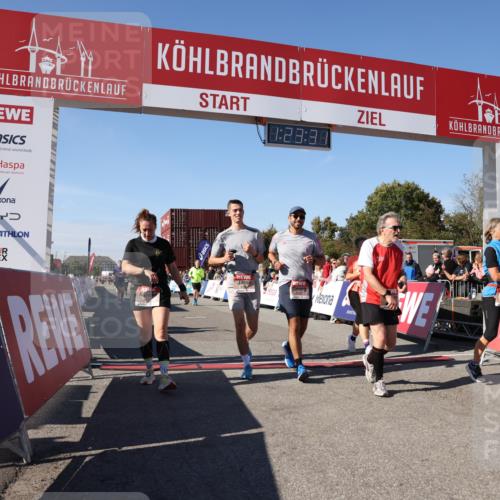 03.10.2025 - Köhlbrandbrückenlauf Lena Gebhardt http://msf.ph/oto/9054206 03.10.2025 13:23:31 Ziel 4450, 4477, 4719, 4752, 4887, 4892, 4911, 5003, 5114, 5653, 6291, 6337, 6338, 6378 meine-sportfotos.de