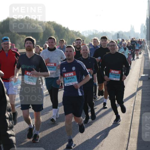 03.10.2025 - Köhlbrandbrückenlauf Jannik Wohlers http://msf.ph/oto/9054207 03.10.2025 09:20:12 Position 3 2450, 3048, 1782, 3047, 1588 meine-sportfotos.de