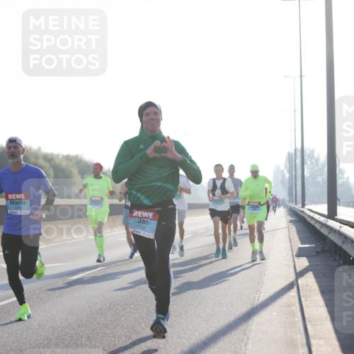 03.10.2025 - Köhlbrandbrückenlauf Jannik Wohlers http://msf.ph/oto/9054209 03.10.2025 09:11:55 Position 3 1057, 1187 meine-sportfotos.de