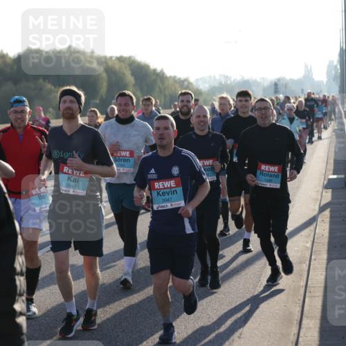 03.10.2025 - Köhlbrandbrückenlauf Jannik Wohlers http://msf.ph/oto/9054214 03.10.2025 09:20:12 Position 3 245, 3048, 1782, 3047, 1588 meine-sportfotos.de