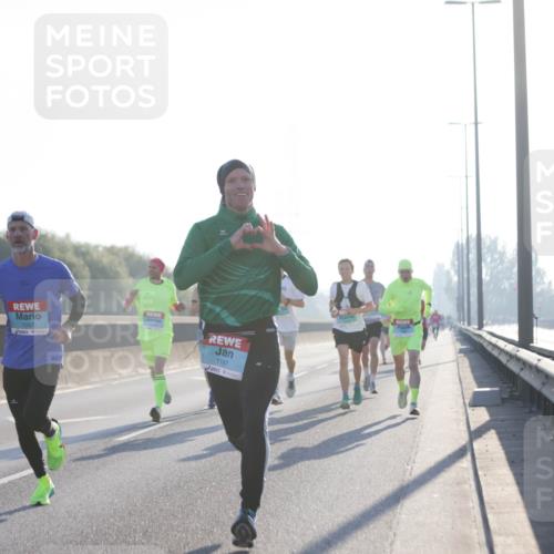 03.10.2025 - Köhlbrandbrückenlauf Jannik Wohlers http://msf.ph/oto/9054215 03.10.2025 09:11:55 Position 3 1057, 1187 meine-sportfotos.de