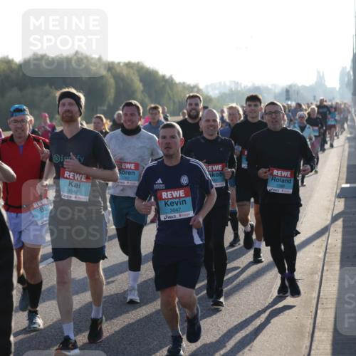 03.10.2025 - Köhlbrandbrückenlauf Jannik Wohlers http://msf.ph/oto/9054218 03.10.2025 09:20:12 Position 3 245, 3048, 1782, 3047, 1588 meine-sportfotos.de