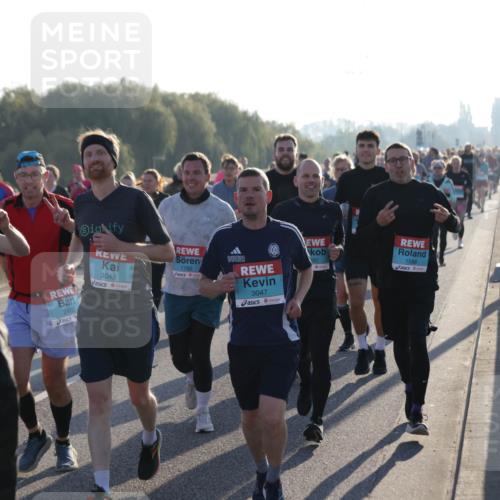 03.10.2025 - Köhlbrandbrückenlauf Jannik Wohlers http://msf.ph/oto/9054222 03.10.2025 09:20:12 Position 3 2450, 3048, 1782, 3047, 192, 1588 meine-sportfotos.de