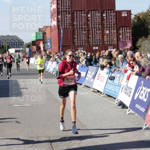 03.10.2025 - Köhlbrandbrückenlauf Jannik Wohlers http://msf.ph/oto/9054223 03.10.2025 13:09:46 Ziel 4262, 4502, 4614, 4625, 5520, 5907, 5941, 6308, 6379, 6659, 6803 meine-sportfotos.de