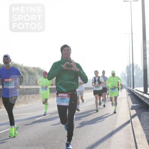 03.10.2025 - Köhlbrandbrückenlauf Jannik Wohlers http://msf.ph/oto/9054224 03.10.2025 09:11:55 Position 3 1057, 1187 meine-sportfotos.de