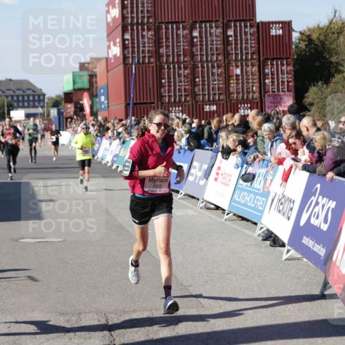 03.10.2025 - Köhlbrandbrückenlauf Jannik Wohlers http://msf.ph/oto/9054227 03.10.2025 13:09:46 Ziel 4262, 4502, 4614, 4625, 5520, 5907, 5941, 6308, 6379, 6659, 6803 meine-sportfotos.de