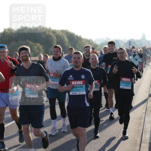 03.10.2025 - Köhlbrandbrückenlauf Jannik Wohlers http://msf.ph/oto/9054231 03.10.2025 09:20:12 Position 3 3049, 2450, 1782, 3048, 3047, 5, 1588 meine-sportfotos.de