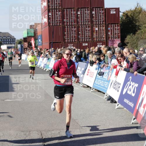 03.10.2025 - Köhlbrandbrückenlauf Jannik Wohlers http://msf.ph/oto/9054233 03.10.2025 13:09:46 Ziel 4262, 4502, 4614, 4625, 5520, 5907, 5941, 6308, 6379, 6659, 6803 meine-sportfotos.de
