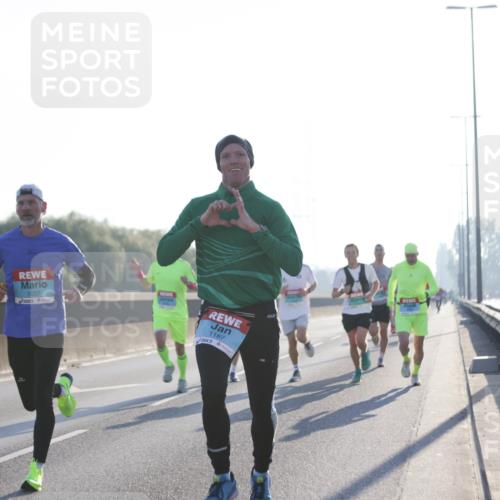 03.10.2025 - Köhlbrandbrückenlauf Jannik Wohlers http://msf.ph/oto/9054241 03.10.2025 09:11:55 Position 3 1057, 1187, 35 meine-sportfotos.de
