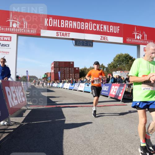 03.10.2025 - Köhlbrandbrückenlauf Lena Gebhardt http://msf.ph/oto/9054248 03.10.2025 13:07:14 Ziel 4444, 4649, 4804, 6065, 6302, 6427, 6467, 6822 meine-sportfotos.de