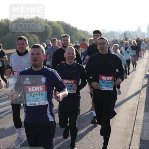 03.10.2025 - Köhlbrandbrückenlauf Jannik Wohlers http://msf.ph/oto/9054256 03.10.2025 09:20:13 Position 3 3, 3048, 3047, 892, 1588 meine-sportfotos.de