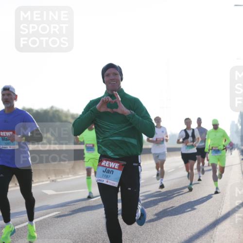 03.10.2025 - Köhlbrandbrückenlauf Jannik Wohlers http://msf.ph/oto/9054257 03.10.2025 09:11:55 Position 3 1057, 1187 meine-sportfotos.de