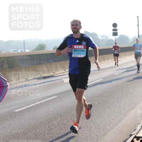 03.10.2025 - Köhlbrandbrückenlauf Lena Gebhardt http://msf.ph/oto/9054259 03.10.2025 09:16:26 Position 1 3263, 1215 meine-sportfotos.de