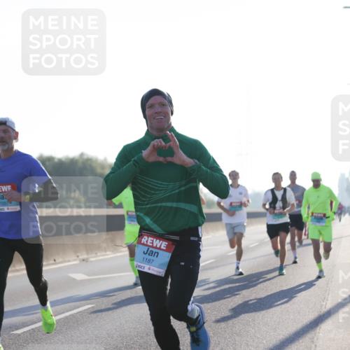 03.10.2025 - Köhlbrandbrückenlauf Jannik Wohlers http://msf.ph/oto/9054261 03.10.2025 09:11:56 Position 3 1057, 1187 meine-sportfotos.de
