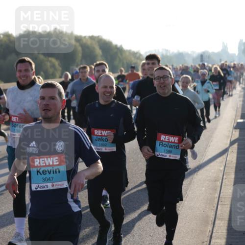 03.10.2025 - Köhlbrandbrückenlauf Jannik Wohlers http://msf.ph/oto/9054264 03.10.2025 09:20:13 Position 3 3048, 1782, 3047, 1892, 1588 meine-sportfotos.de