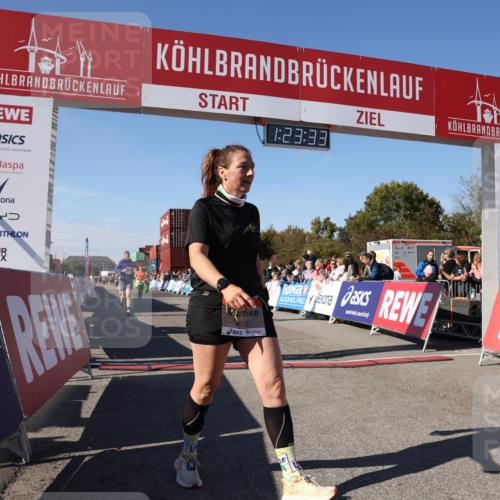 03.10.2025 - Köhlbrandbrückenlauf Lena Gebhardt http://msf.ph/oto/9054275 03.10.2025 13:23:34 Ziel 4450, 4477, 4719, 4752, 4887, 4892, 5003, 5114, 5653, 6291, 6337, 6338, 6378 meine-sportfotos.de