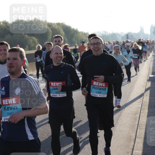 03.10.2025 - Köhlbrandbrückenlauf Jannik Wohlers http://msf.ph/oto/9054279 03.10.2025 09:20:13 Position 3 3047, 1892, 1588 meine-sportfotos.de