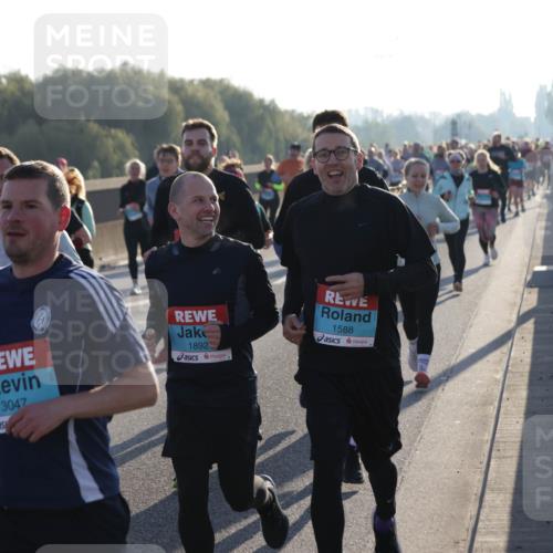 03.10.2025 - Köhlbrandbrückenlauf Jannik Wohlers http://msf.ph/oto/9054281 03.10.2025 09:20:13 Position 3 1892, 1588, 3047 meine-sportfotos.de