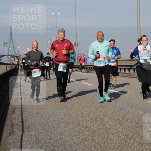 03.10.2025 - Köhlbrandbrückenlauf Fabian Wolf http://msf.ph/oto/9054290 03.10.2025 10:02:39 Position 3 2435, 1861, 2023 meine-sportfotos.de