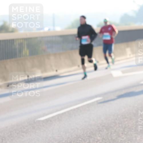 03.10.2025 - Köhlbrandbrückenlauf Lena Gebhardt http://msf.ph/oto/9054295 03.10.2025 09:16:27 Position 1  meine-sportfotos.de