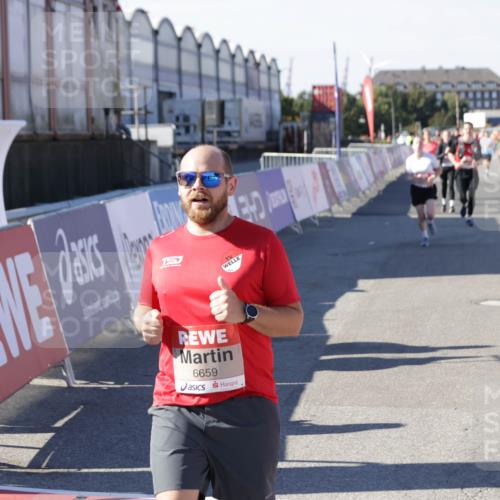 03.10.2025 - Köhlbrandbrückenlauf Jannik Wohlers http://msf.ph/oto/9054307 03.10.2025 13:09:47 Ziel 4262, 4502, 4614, 4625, 5520, 5941, 6308, 6659, 6803 meine-sportfotos.de