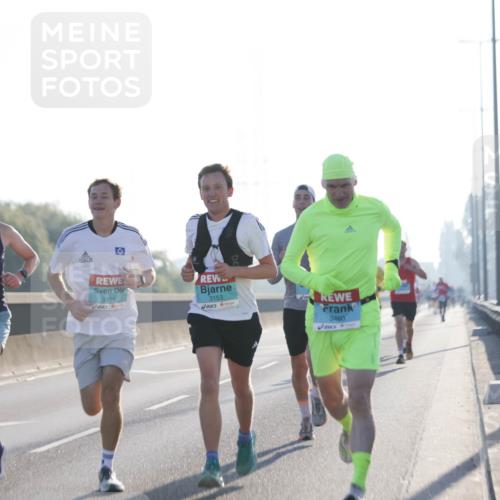 03.10.2025 - Köhlbrandbrückenlauf Jannik Wohlers http://msf.ph/oto/9054311 03.10.2025 09:11:57 Position 3 1017, 3154, 3153, 3460 meine-sportfotos.de