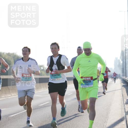 03.10.2025 - Köhlbrandbrückenlauf Jannik Wohlers http://msf.ph/oto/9054319 03.10.2025 09:11:57 Position 3 1017, 3154, 3153, 3460 meine-sportfotos.de