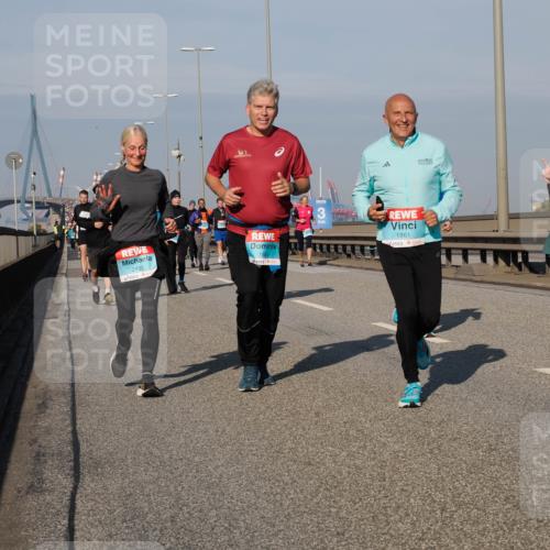 03.10.2025 - Köhlbrandbrückenlauf Fabian Wolf http://msf.ph/oto/9054320 03.10.2025 10:02:40 Position 3 3, 2435, 1861, 2023 meine-sportfotos.de