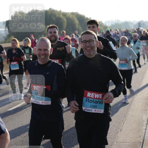 03.10.2025 - Köhlbrandbrückenlauf Jannik Wohlers http://msf.ph/oto/9054336 03.10.2025 09:20:14 Position 3 1782, 1892, 1588 meine-sportfotos.de