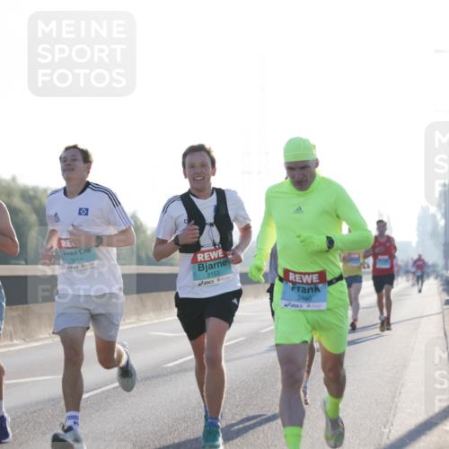 03.10.2025 - Köhlbrandbrückenlauf Jannik Wohlers http://msf.ph/oto/9054339 03.10.2025 09:11:57 Position 3 1017, 3154, 3153, 3460 meine-sportfotos.de